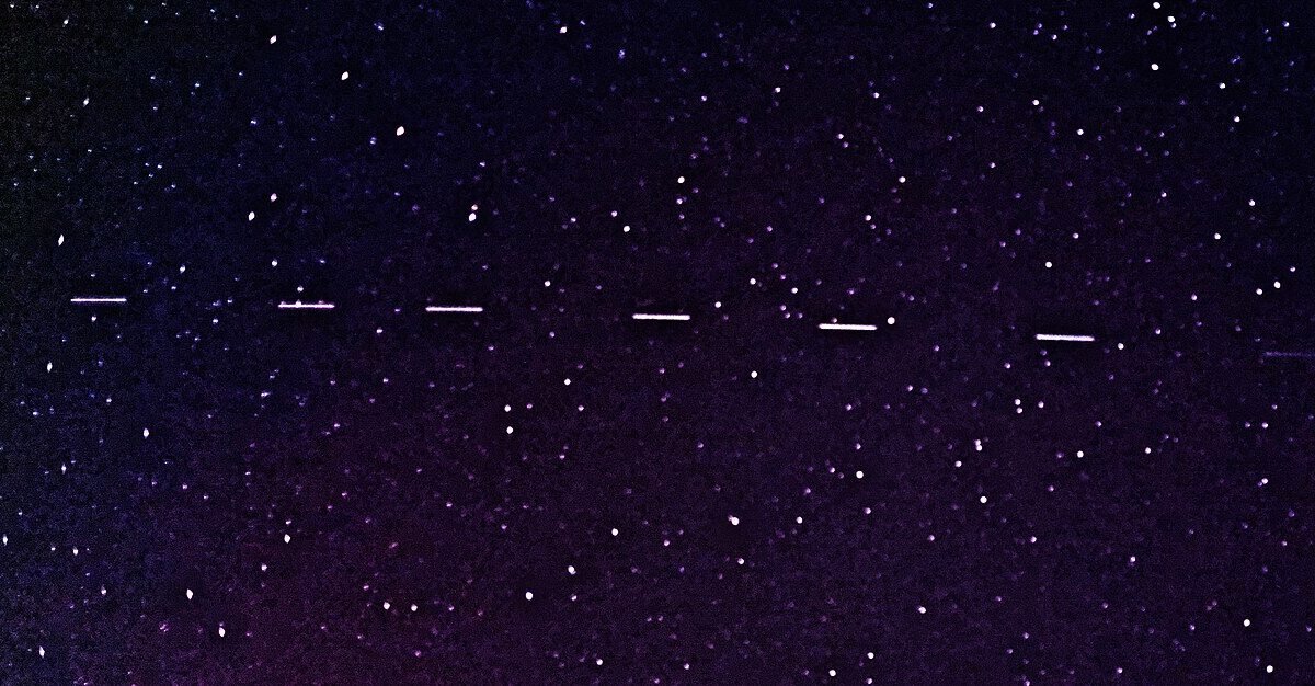 Satellites Starlink photographiés dans le ciel