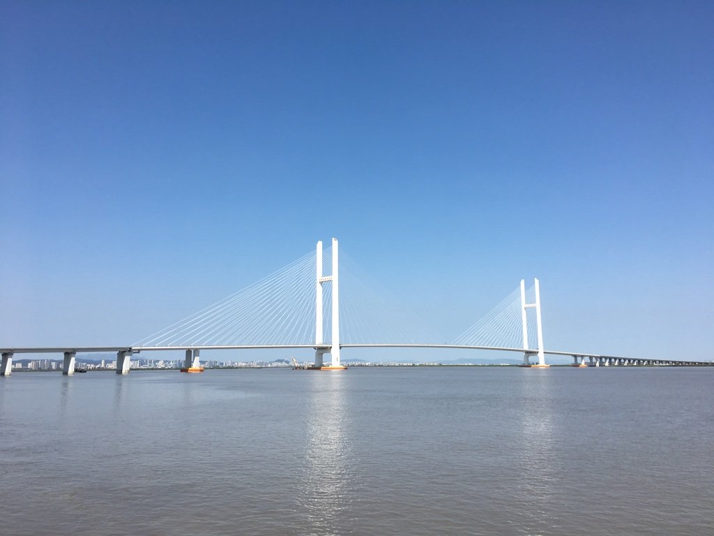 Le nouveau pont routier sur le Yalu entre la Chine et la Corée du Nord