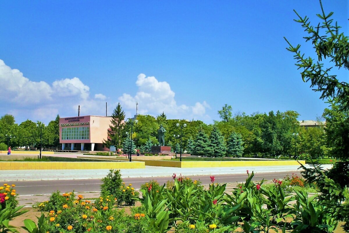 La place centrale d'Oleshky, dans la région de Kherson, avant la guerre